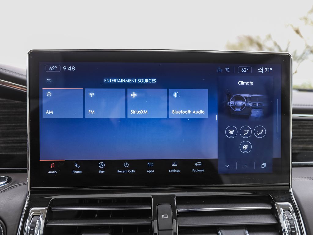 Thumbnail: 2022 Lincoln Navigator - 16