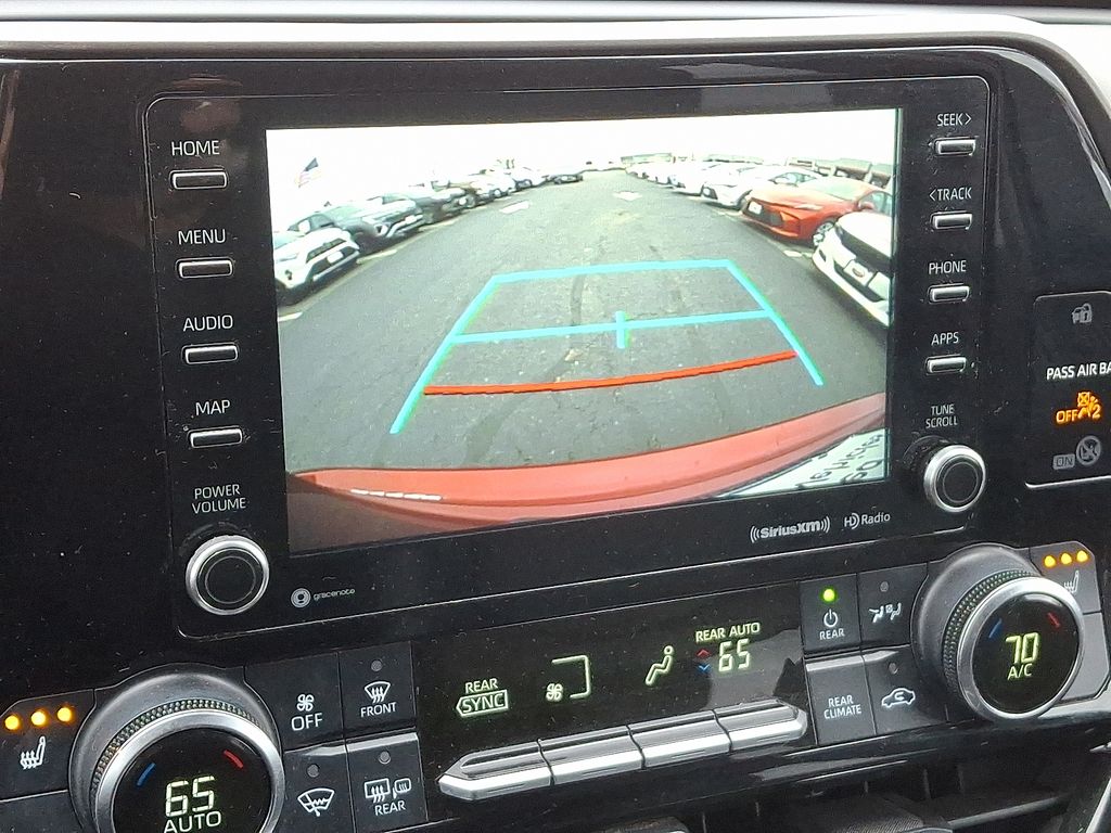 Thumbnail: 2021 Toyota Highlander - 19