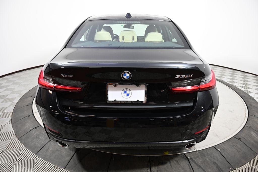 Thumbnail: 2025 BMW 3 Series - 4