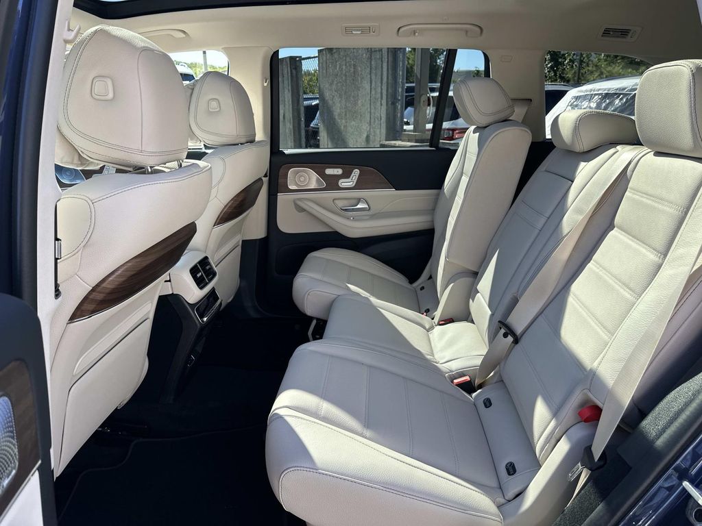 Thumbnail: 2026 Mercedes-Benz GLS - 19