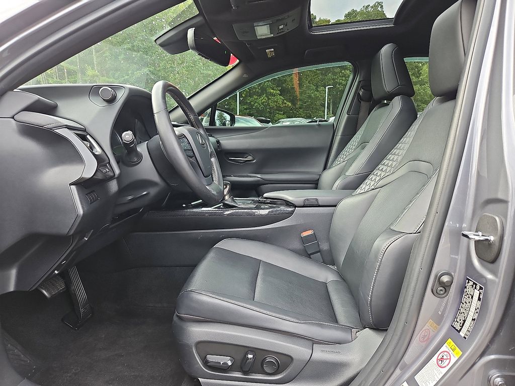 Thumbnail: 2019 Lexus UX - 14