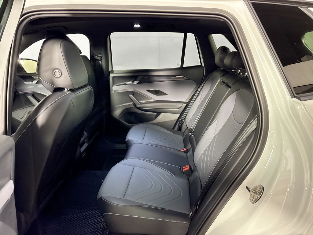 2025 Volkswagen Tiguan 2.0T SE R-Line Black