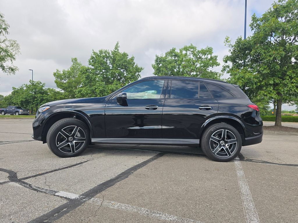 Certified Used 2026 Black Mercedes-Benz GLC 300 image 14