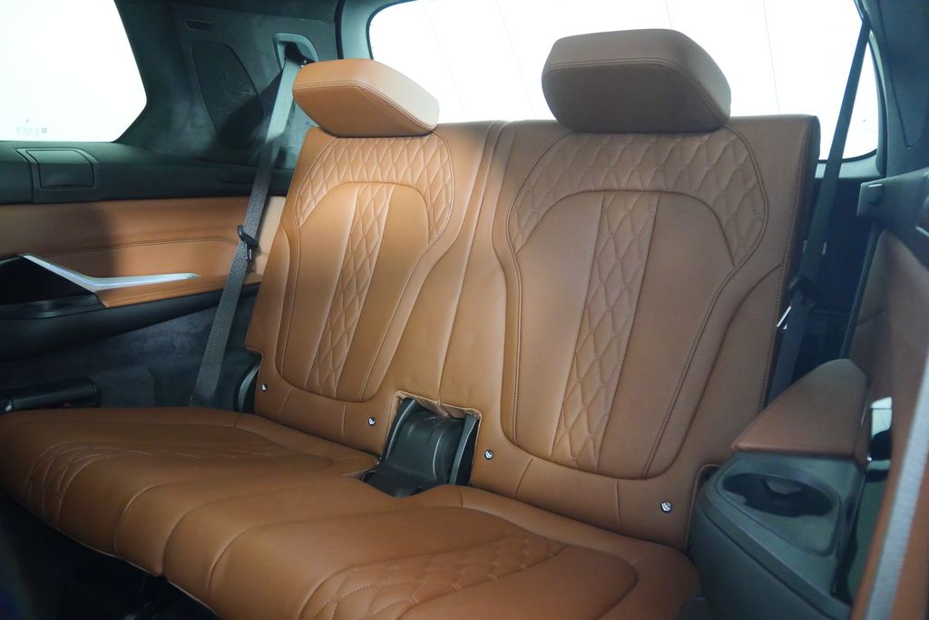 Thumbnail: 2024 BMW X7 - 18