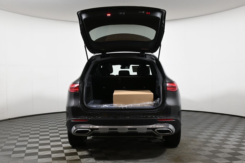 Thumbnail: 2026 Mercedes-Benz GLC - 28