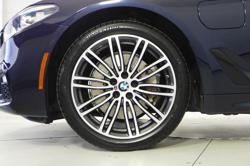 Thumbnail: 2018 BMW 5 Series - 5