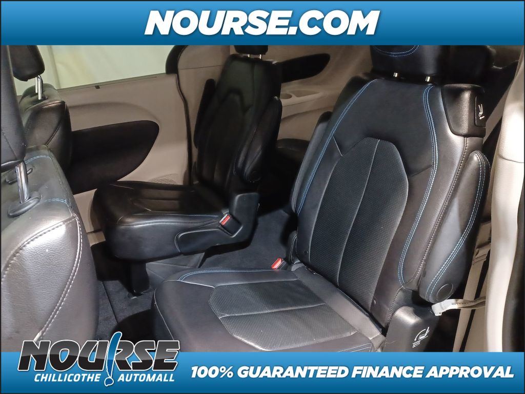 2021 Chrysler Pacifica Touring L photo