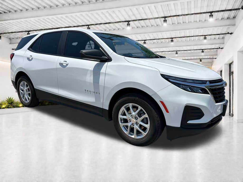 Summit White 2024 Chevrolet Equinox SUV / Crossover Front-Wheel Drive 6-Speed Automatic Overdrive