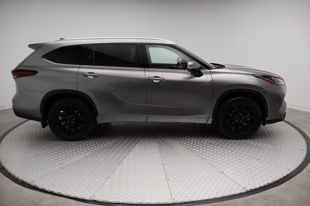 Thumbnail: 2025 Toyota Highlander - 7