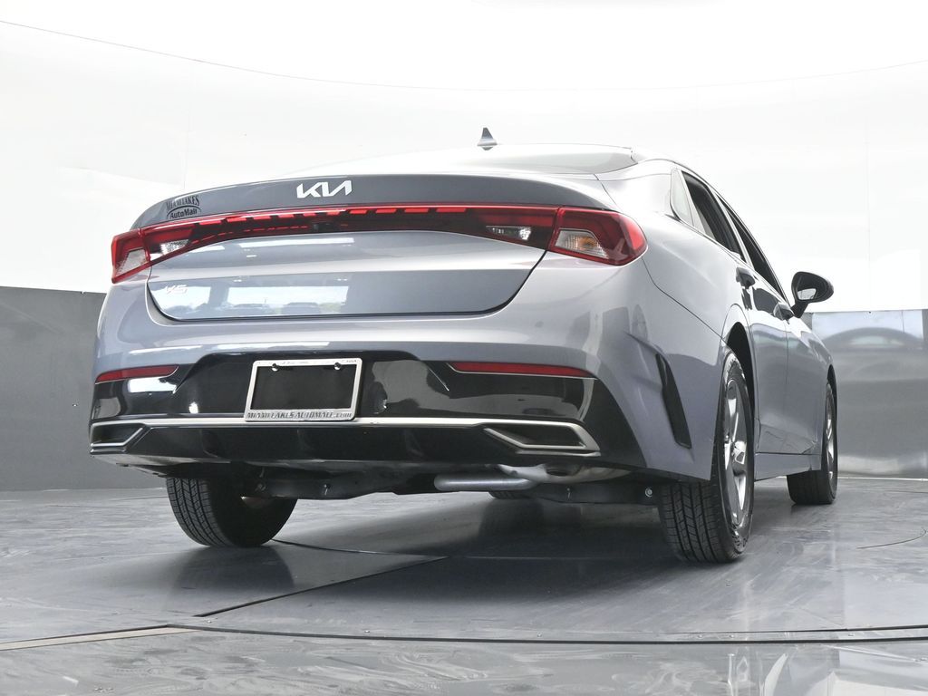 Used 2024 Everlasting Silver Kia LXS image 54