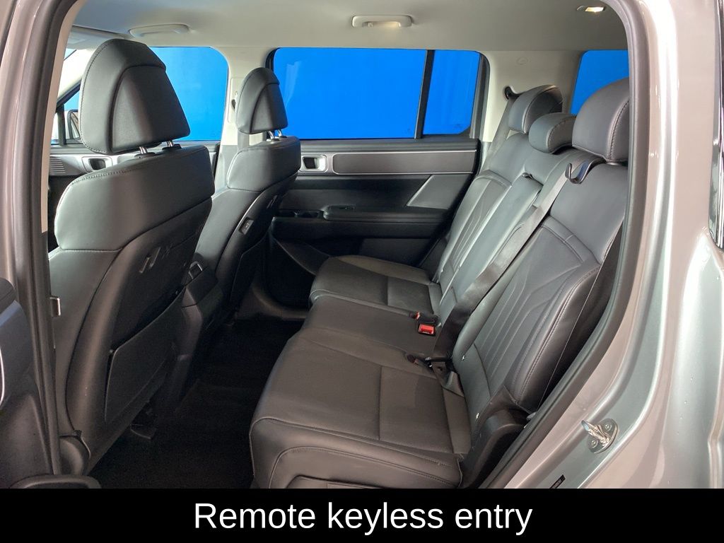 Used 2025 Silver Hyundai SEL image 11