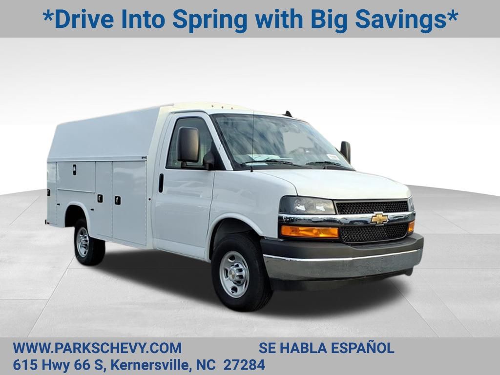 2025 Chevrolet Express Chassis 3500 Cutaway 139