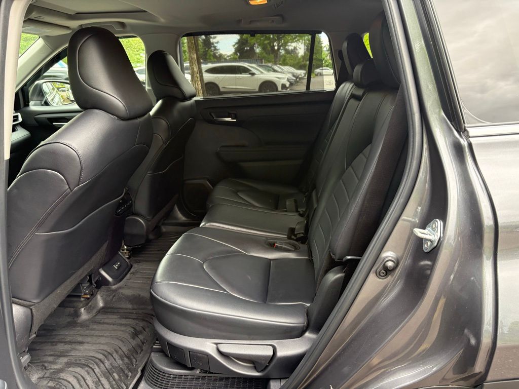 2024 Toyota Highlander Hybrid XLE