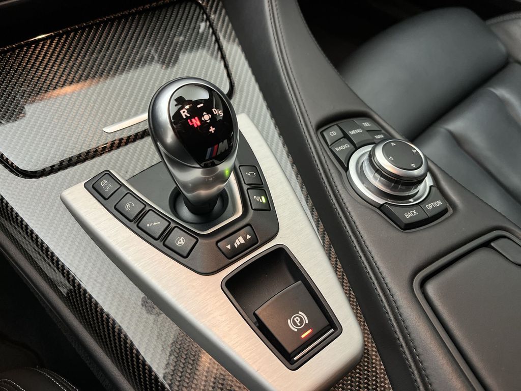 Thumbnail: 2012 BMW M6 - 20