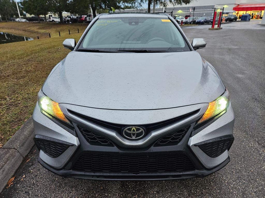 2022 Toyota Camry SE 8