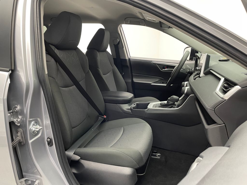 Thumbnail: 2025 Toyota RAV4 - 18