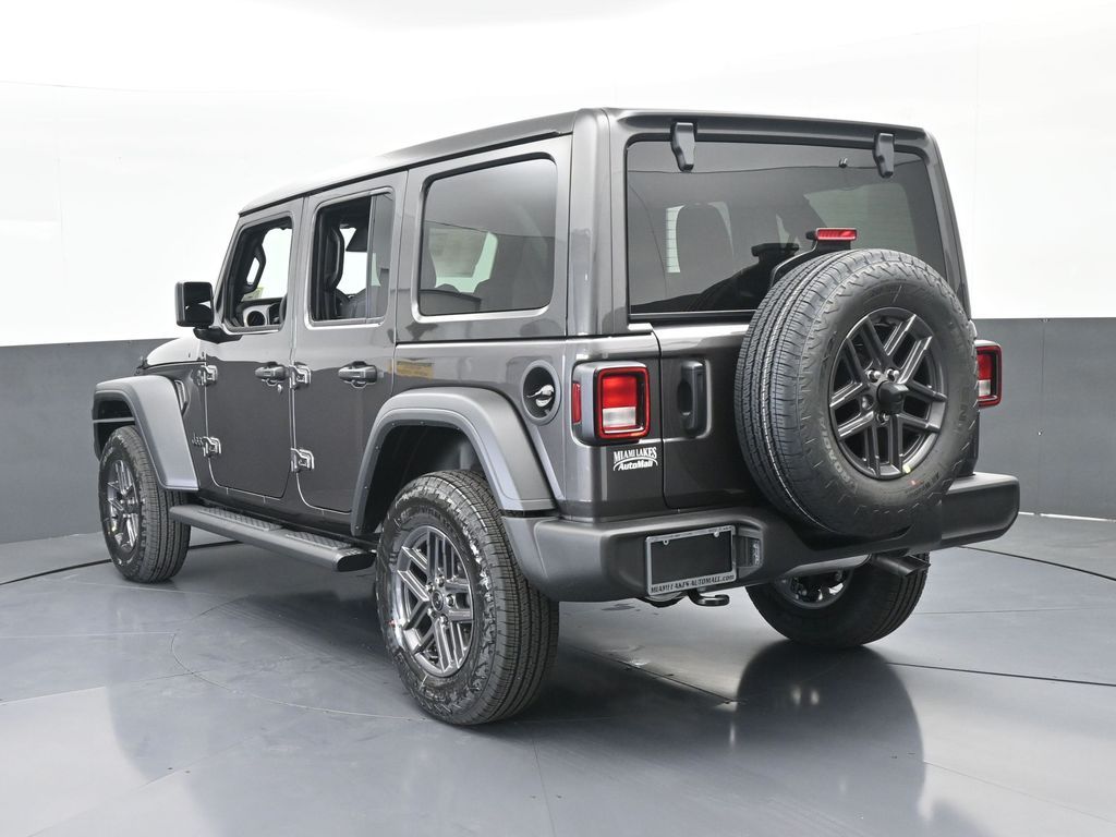 New 2026 Granite Crystal Metallic Clearcoat Jeep Sport S image 4