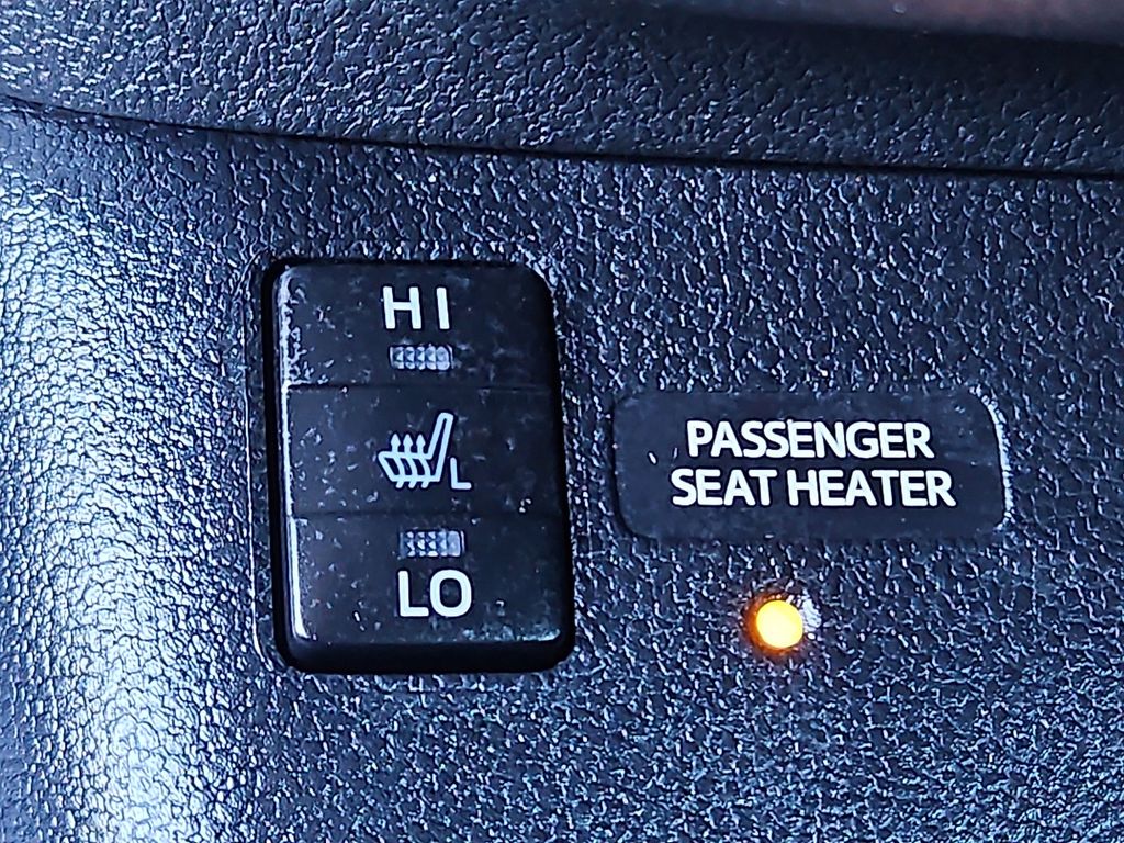 Thumbnail: 2018 Toyota Prius Prime - 16