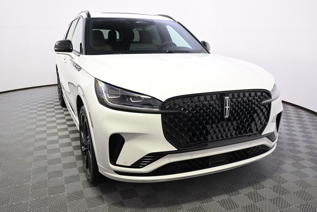 New 2026 White Lincoln Reserve image 9