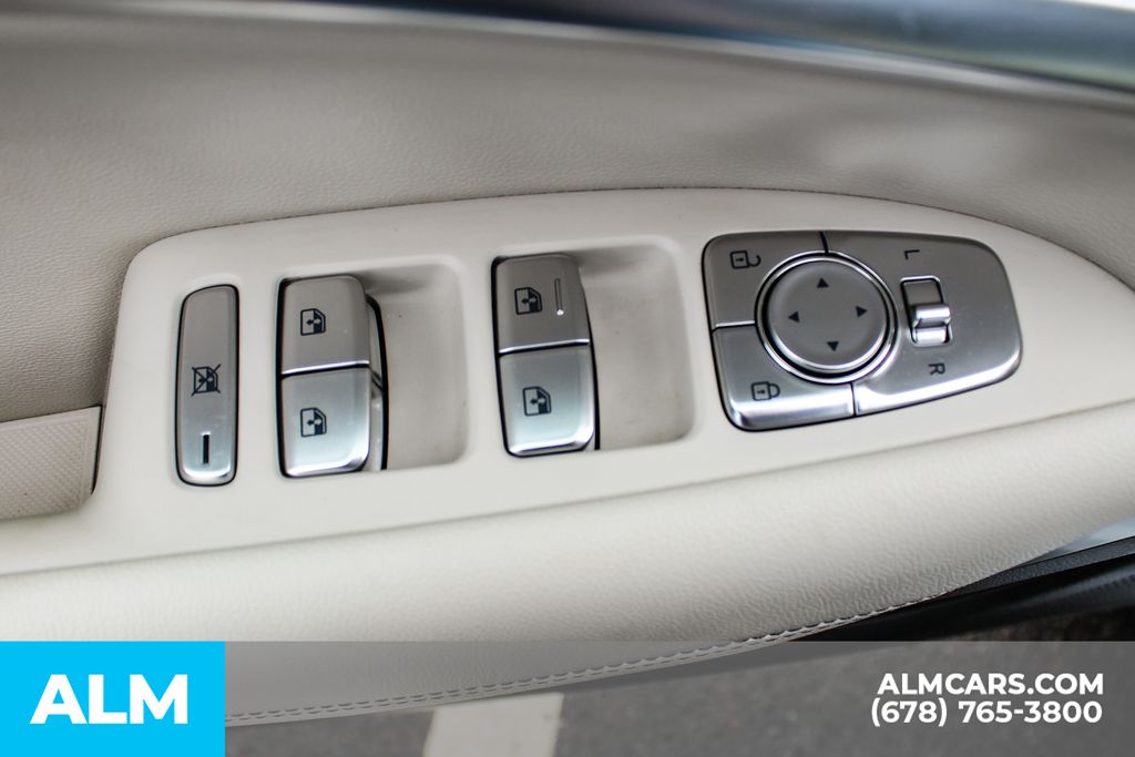 Used 2025 White Genesis 2.5T image 40