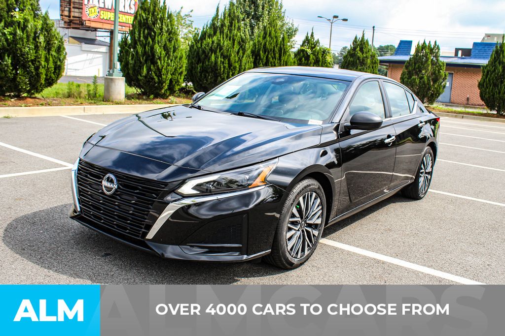 Used 2025 Black Nissan 2.5 SV image 3