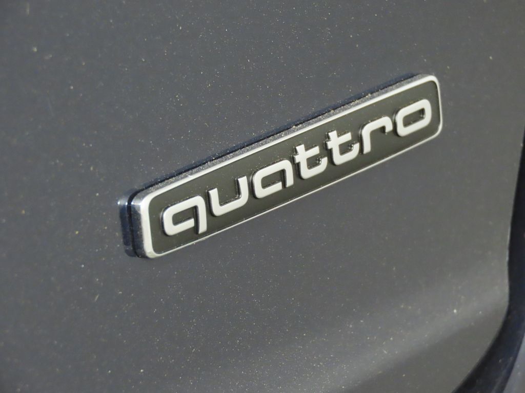 Thumbnail: 2026 Audi Q8 - 10