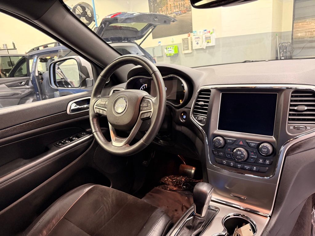 Thumbnail: 2018 Jeep Grand Cherokee - 31