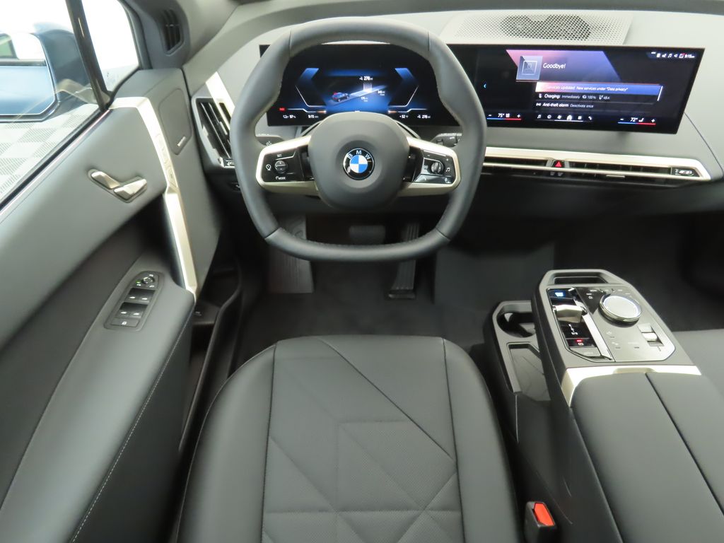 Thumbnail: 2026 BMW iX - 10