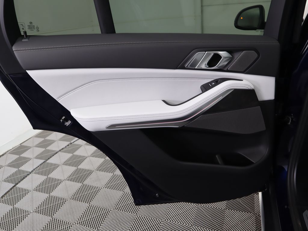 2026 BMW X5 xDrive40i 27