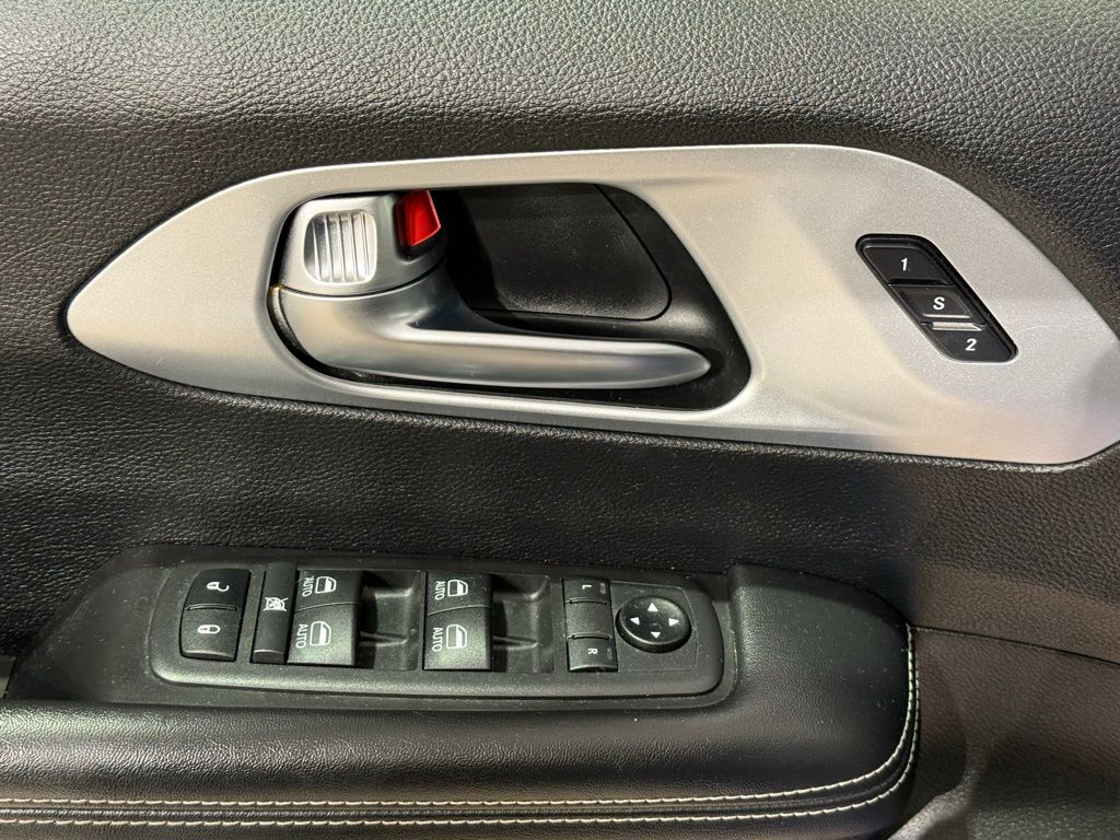 Thumbnail: 2021 Chrysler Pacifica - 16