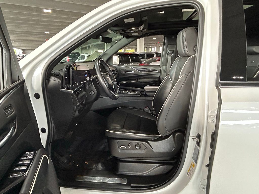 Used 2022 Crystal White Tricoat Cadillac Sport image 15