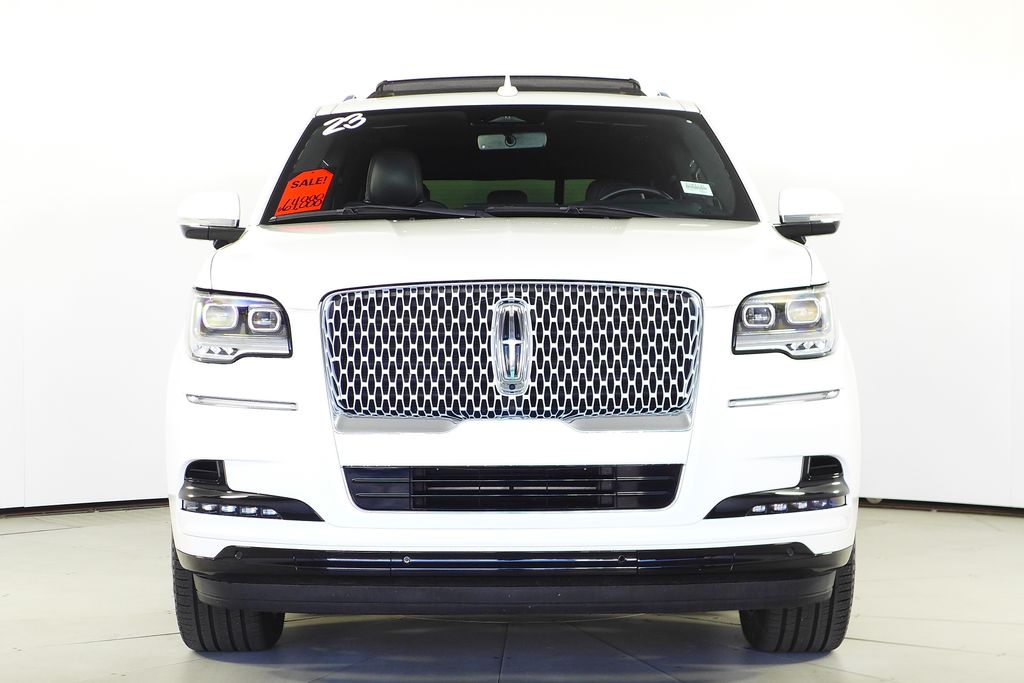 Thumbnail: 2023 Lincoln Navigator - 3