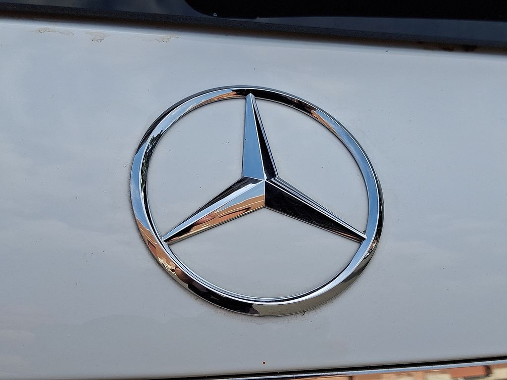 Thumbnail: 2026 Mercedes-Benz GLE - 32