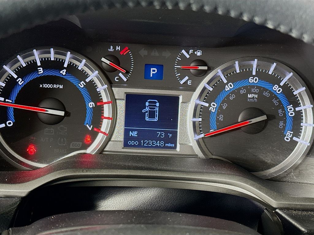 Thumbnail: 2016 Toyota 4Runner - 12