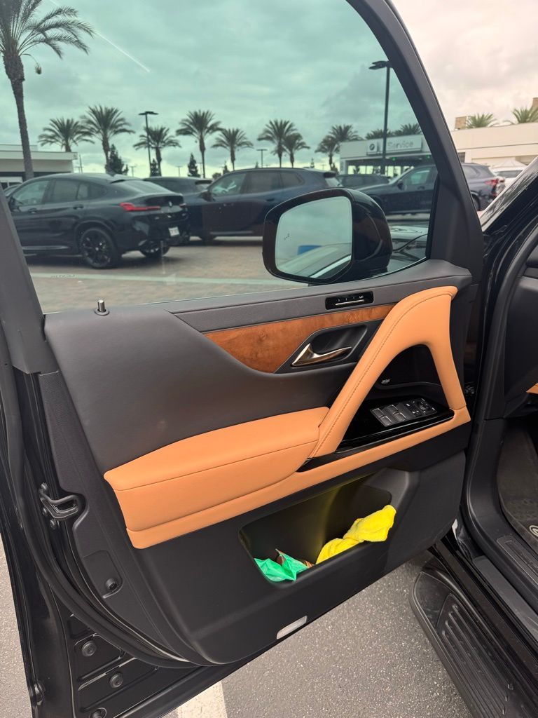 Thumbnail: 2024 Lexus LX - 7