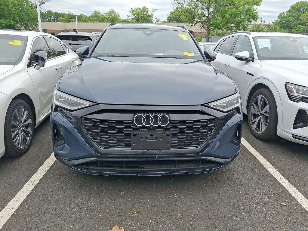 Thumbnail: 2024 Audi Q8 e-tron - 2