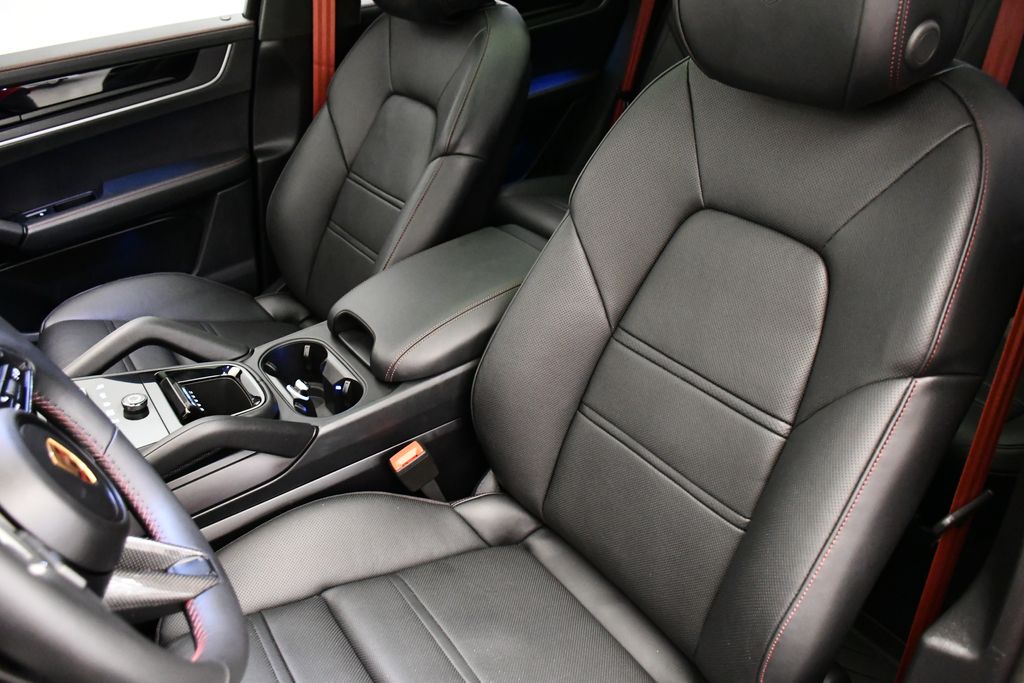 2024 Porsche Cayenne Turbo E-Hybrid 5