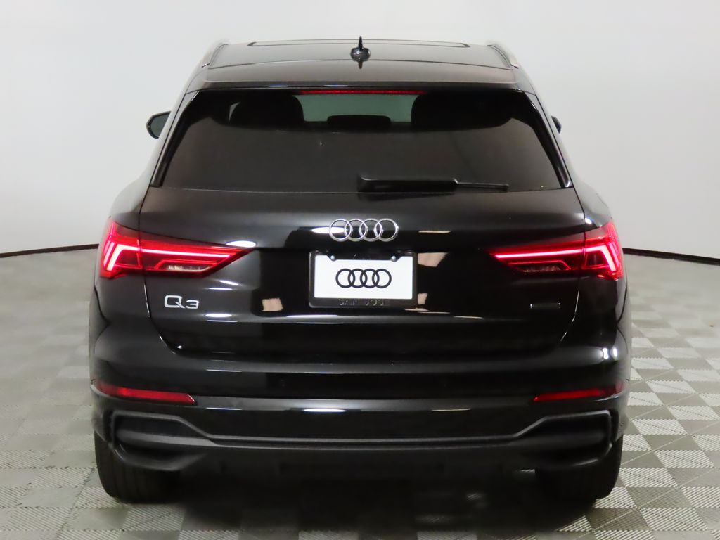 Thumbnail: 2025 Audi Q3 - 4