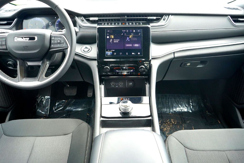 New Car 2025 Jeep Grand Cherokee  Laredo For Sale Under $30,000 In Taylor, Texas