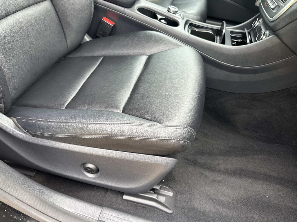 Thumbnail: 2014 Mercedes-Benz CLA - 22