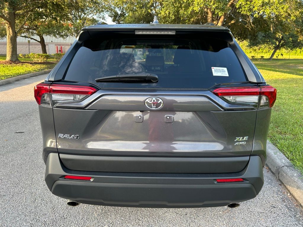Thumbnail: 2021 Toyota RAV4 - 4