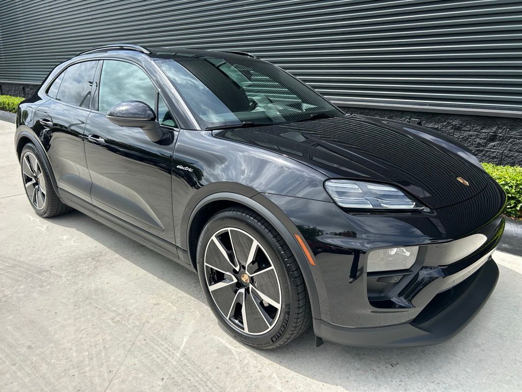 Thumbnail: 2025 Porsche Macan - 11