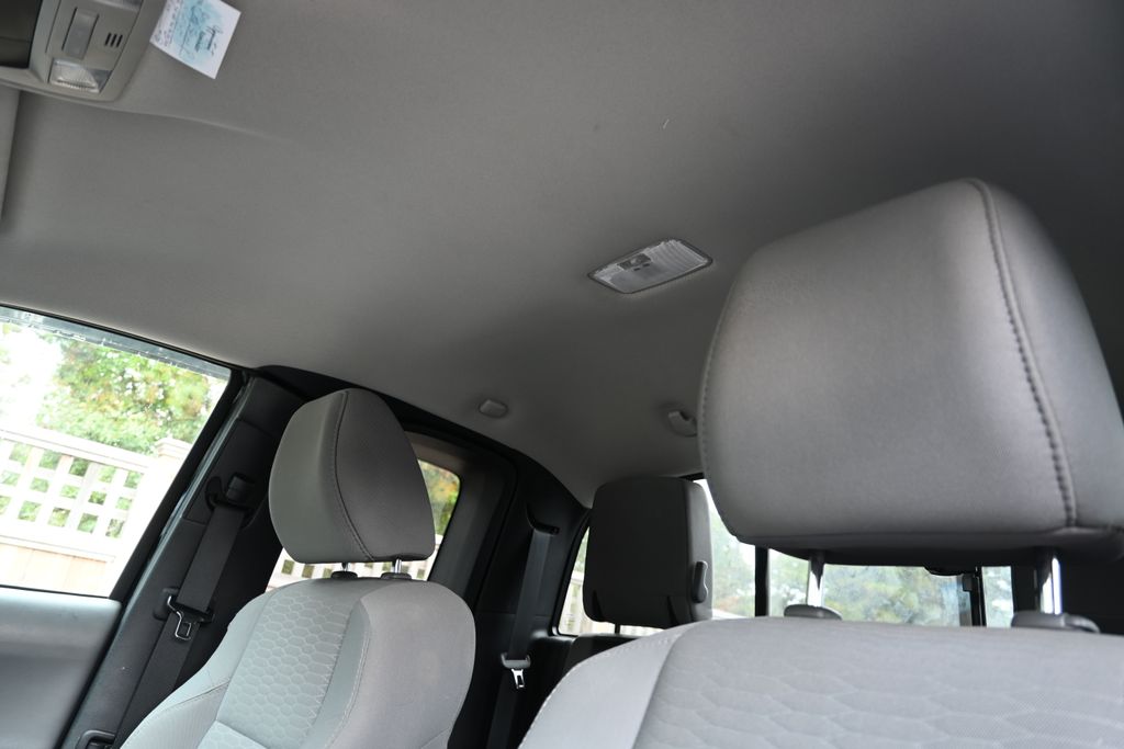 Thumbnail: 2019 Toyota Tacoma - 9