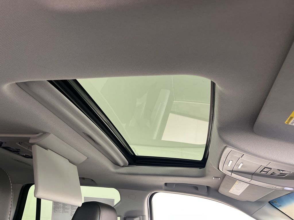 Thumbnail: 2018 Chevrolet Tahoe - 12