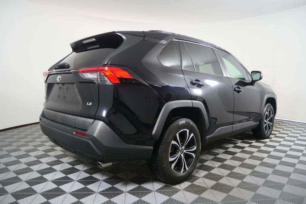 Thumbnail: 2019 Toyota RAV4 - 3