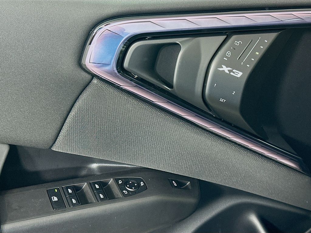 Thumbnail: 2025 BMW X3 - 17