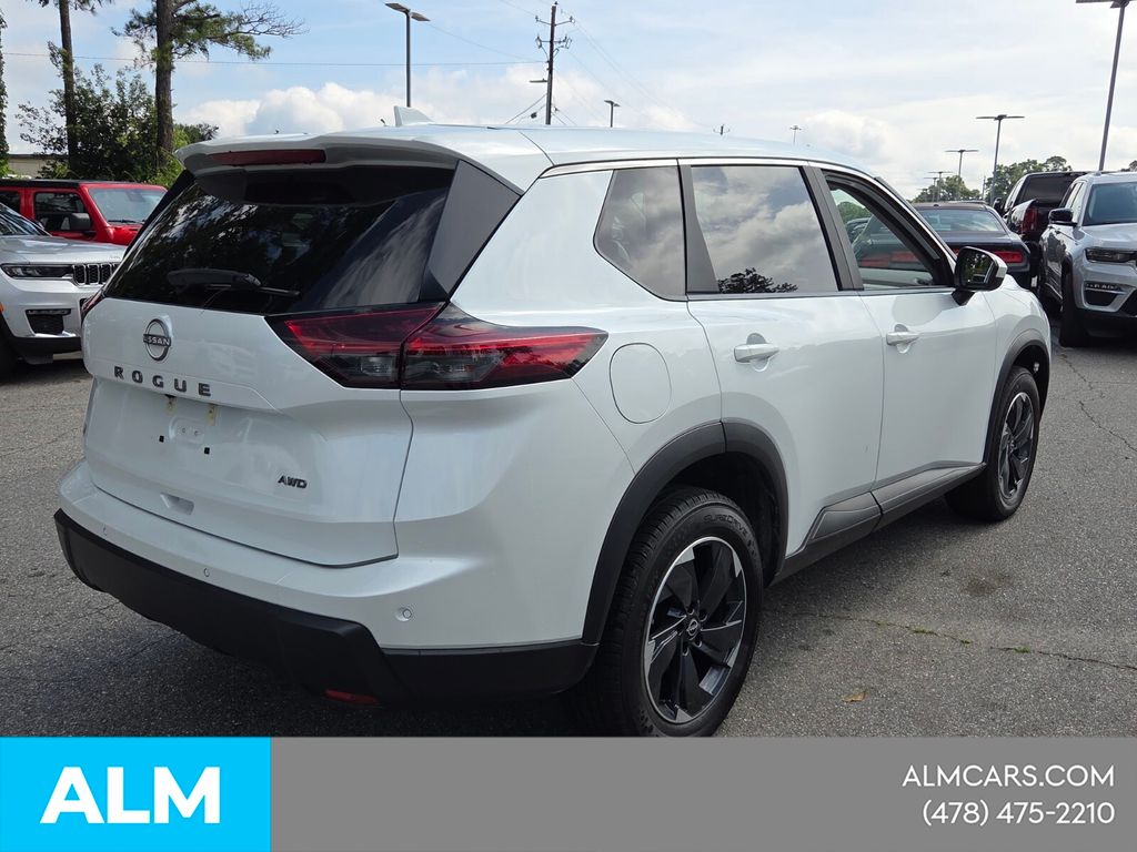 Used 2025 White Nissan SV image 14