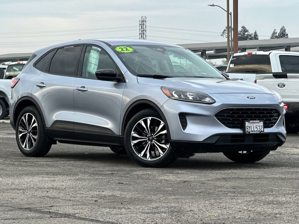 Iced Blue Silver Metallic 2022 Ford Escape SE FWD SUV / Crossover Front-Wheel Drive 8-Speed Automatic