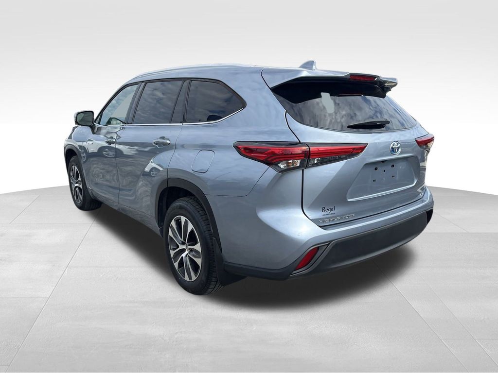 2021 Toyota Highlander Hybrid XLE 7