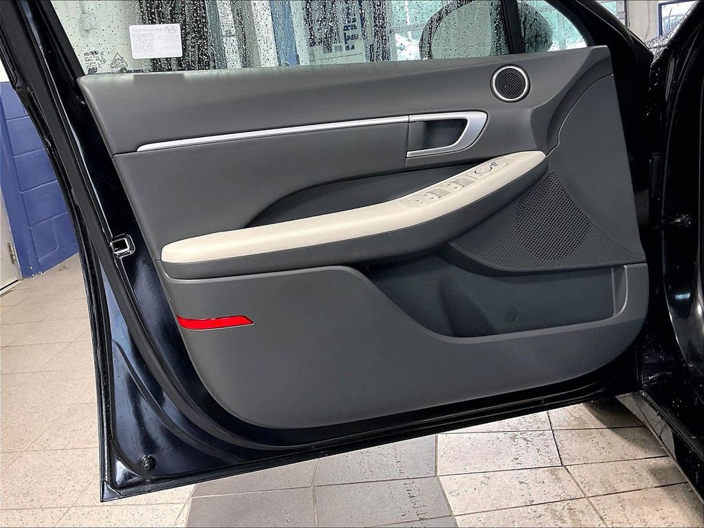 2025 Hyundai Sonata — photo 9